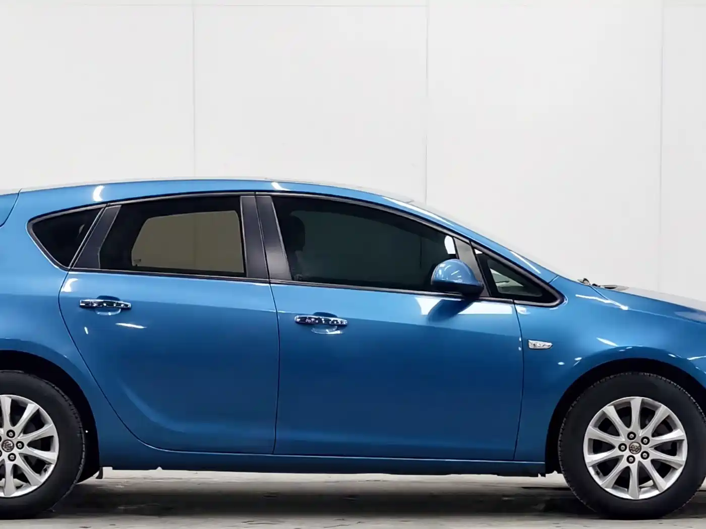 Buick Excelle 2013 Model XT 1.6L Manual Progressive фото 8