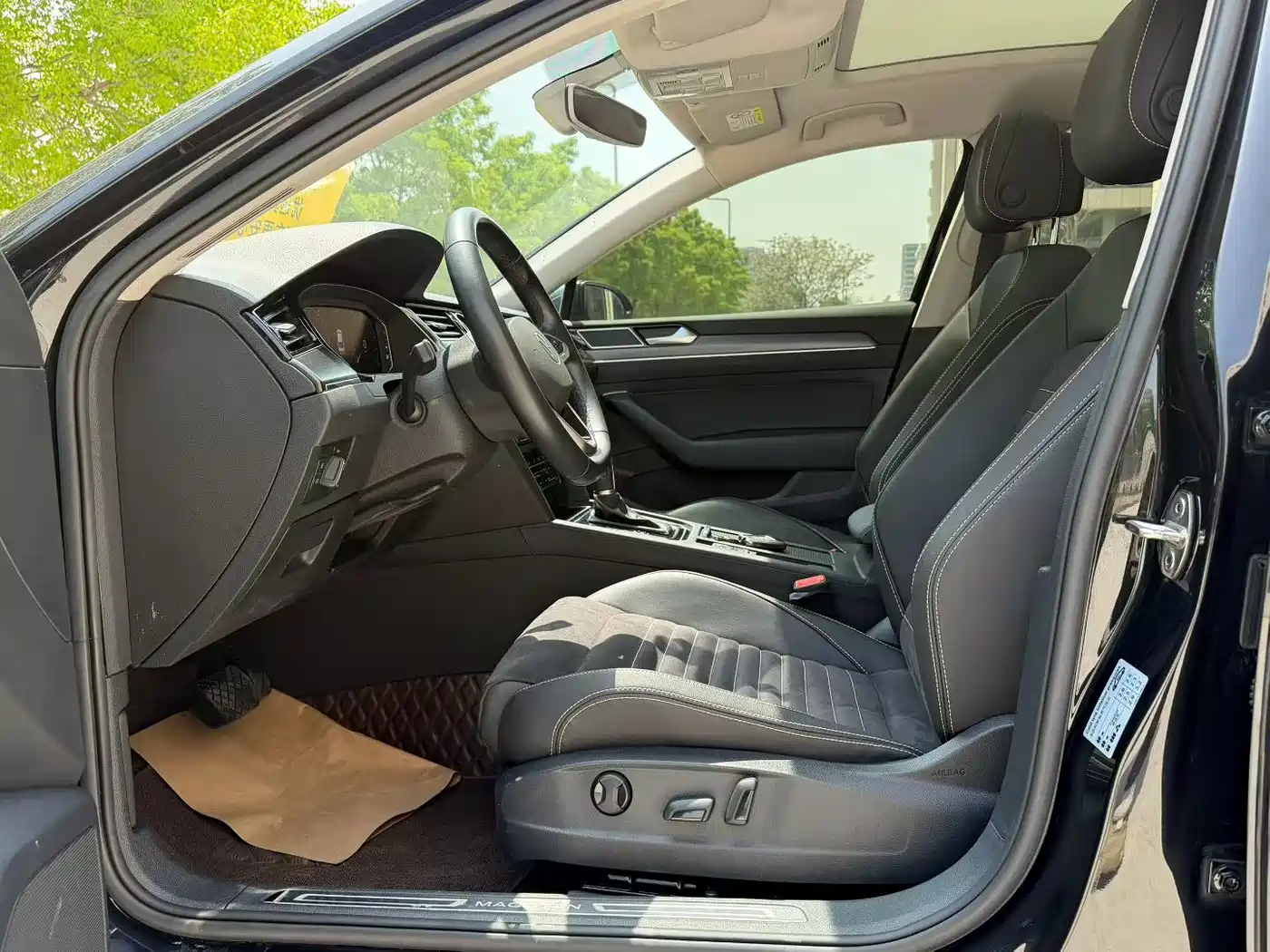 Volkswagen Magotan 2020 330TSI DSG Luxury фото 4
