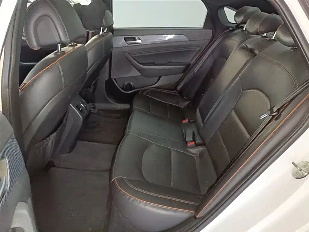 Hyundai Sonata 2015 1.6T GLS Smart фото 17
