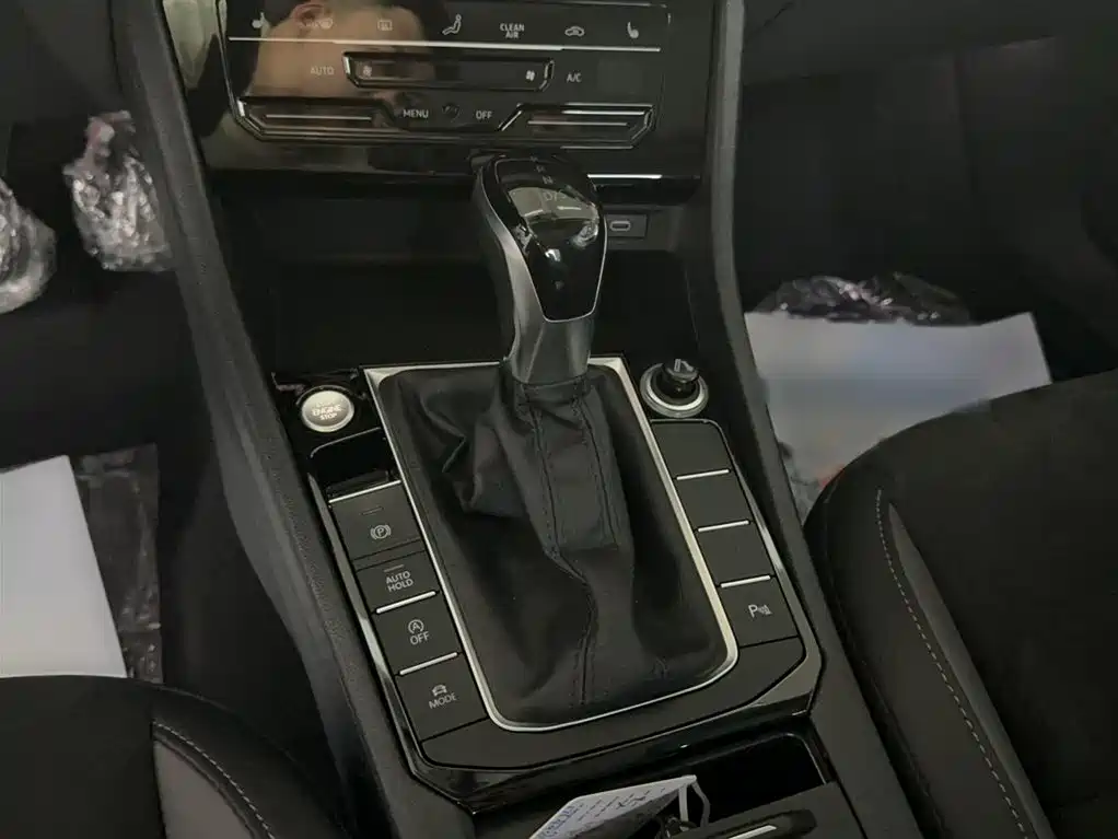 Volkswagen Sagitar 2021 280TSI DSG Luxury Smart Connect фото 9
