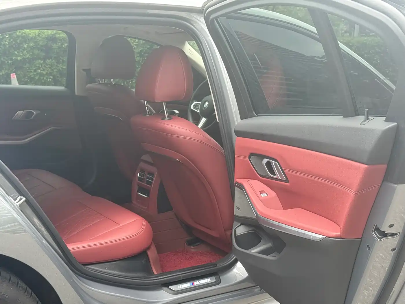 BMW 3 Series 2024 325Li M Sport Shadowline Package фото 17