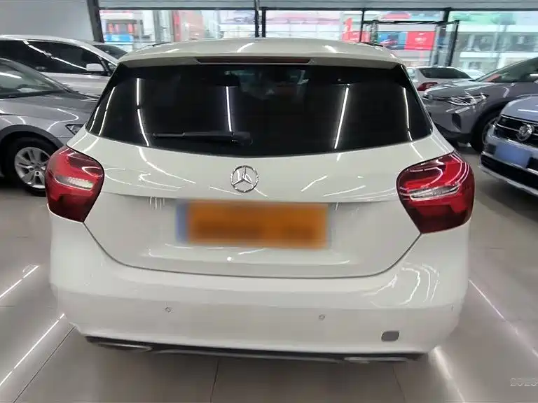 Mercedes-Benz A-Class (Import) 2017 Facelift A 200 Fashion фото 10