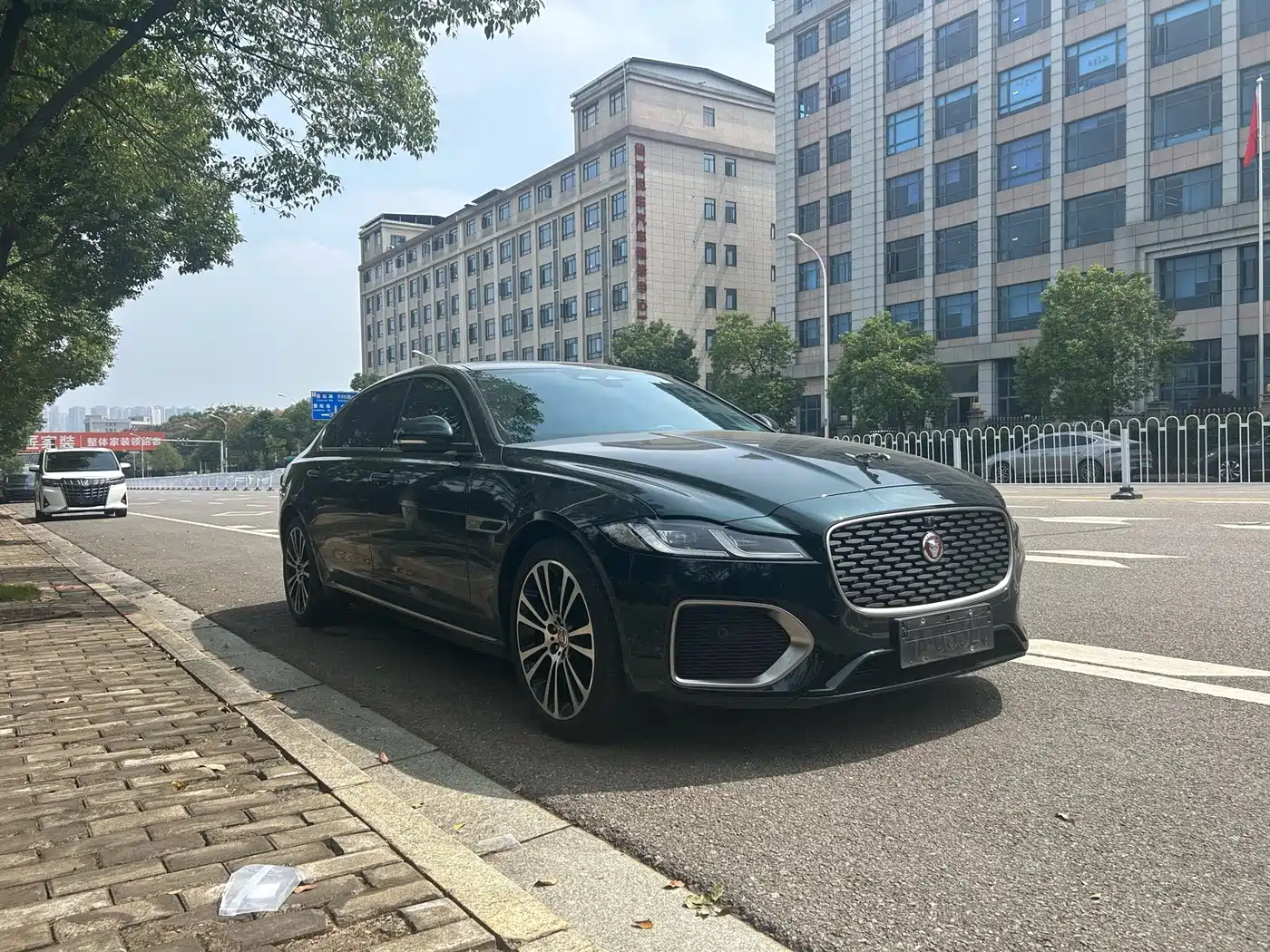 Jaguar XFL 2025 2024 2.0T P250 2WD Premium Luxury