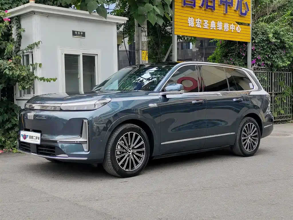 Geely Galaxy Galaxy M9 2025 Model 230km 2WD Explorer+ Edition