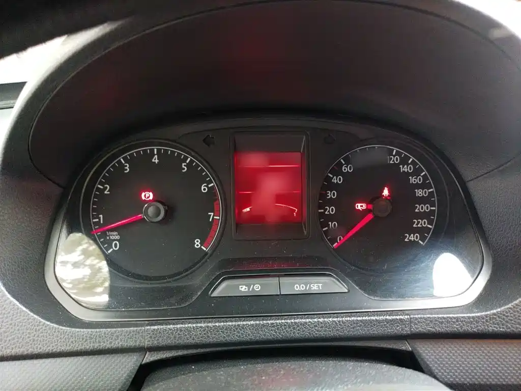 Volkswagen Jetta 2015 Quality Edition 1.4L Manual Fashion фото 4