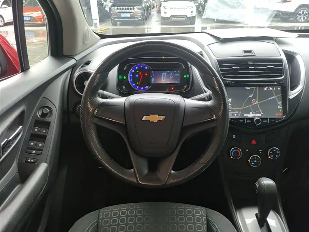 Chevrolet Trax 2016 1.4T Automatic 2WD Comfort Sunroof Edition фото 11