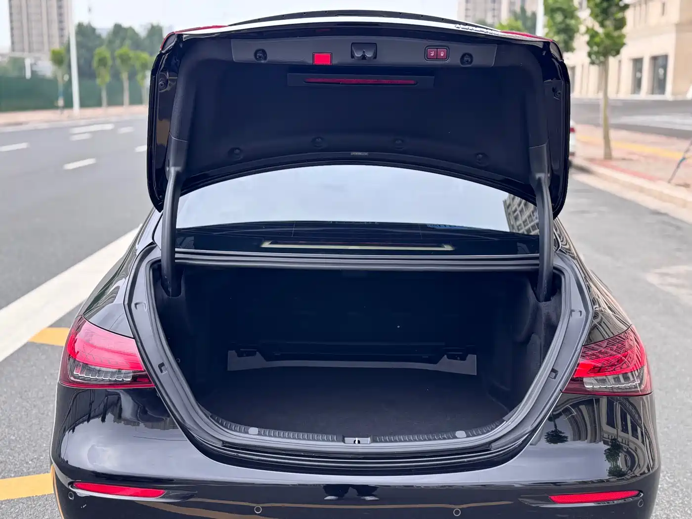 Mercedes-Benz E-Class 2021 E 300 L Luxury фото 15