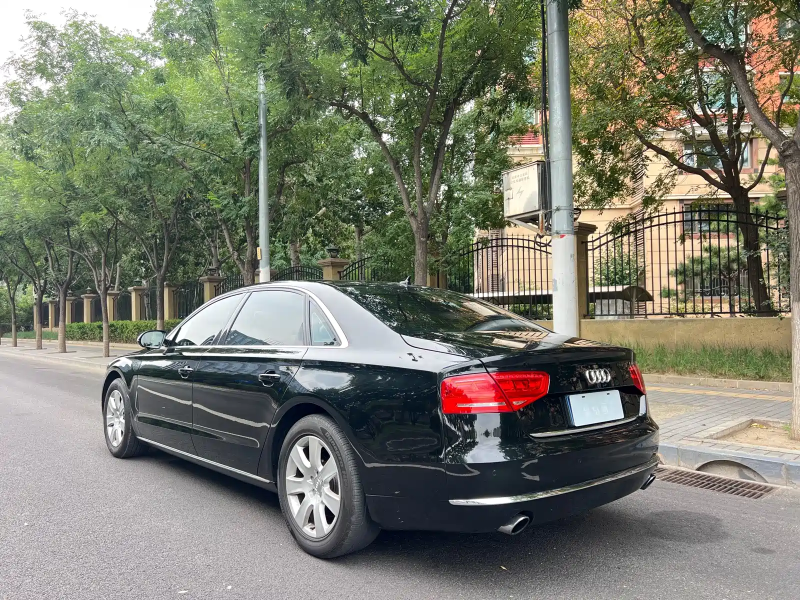 Фото 18 - Audi A8