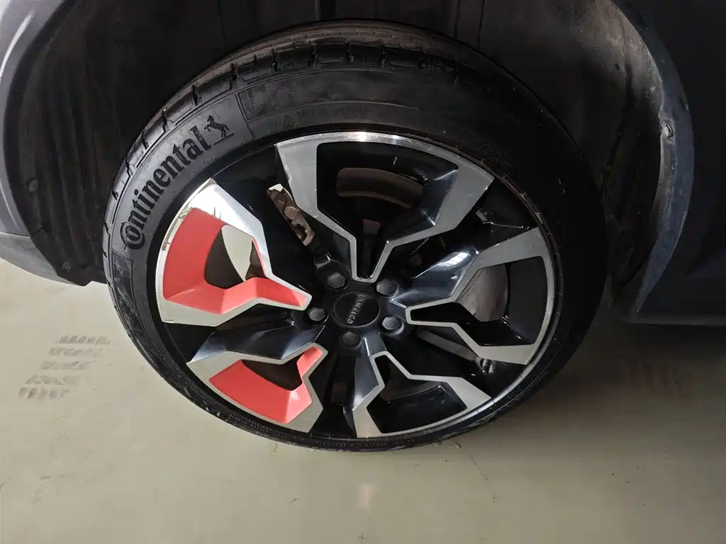 Lynk & Co 06 2020 1.5T Halo фото 26