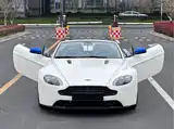 Photo 2 - Aston Martin Vantage