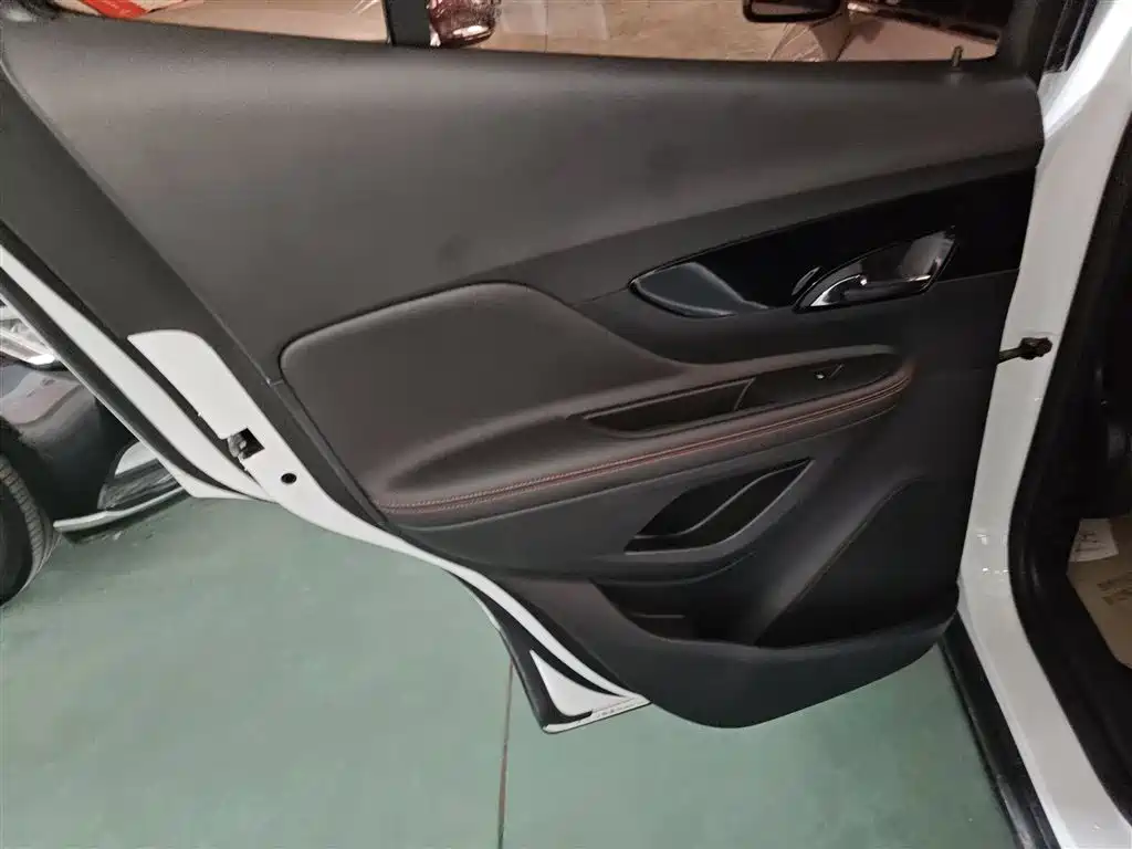 Buick Encore 2017 18T Automatic 4WD All-round Flagship фото 14