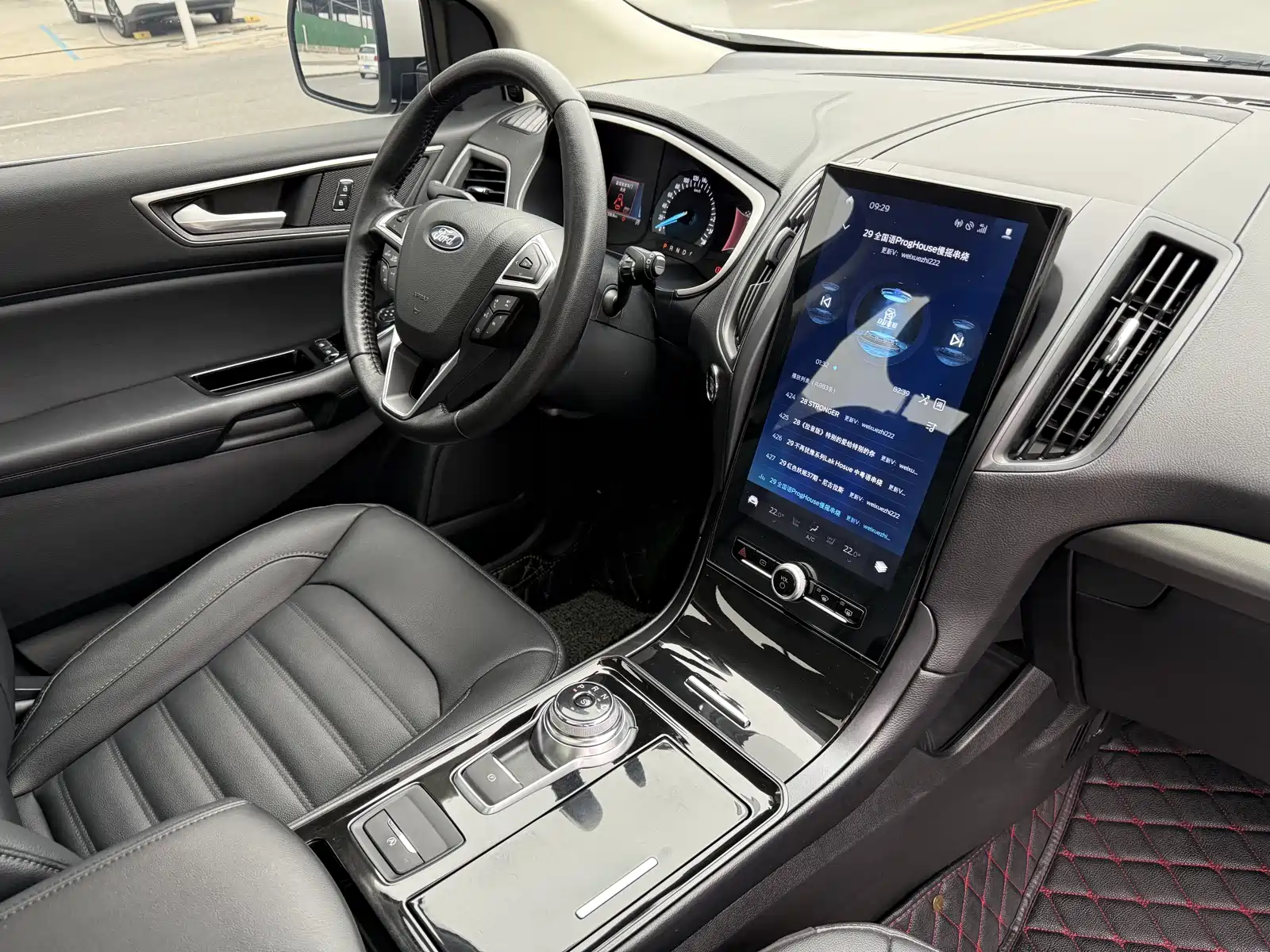 Фото 15 - Ford Edge