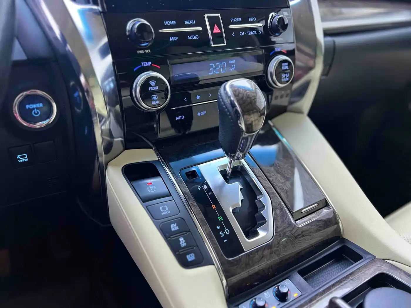 Toyota Alphard 2021 Hybrid 2.5L Premium фото 10