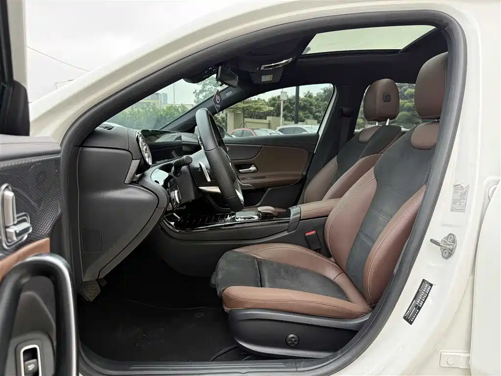 Mercedes-Benz A-Class 2020 A 200 L Sport Sedan фото 18