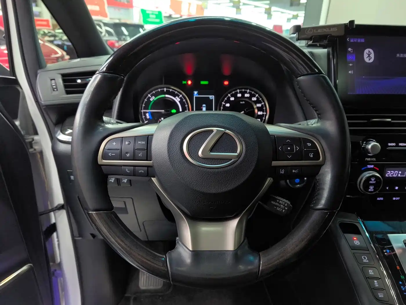 Lexus LM 2020 300h Seven-Seater Elegance Edition фото 9