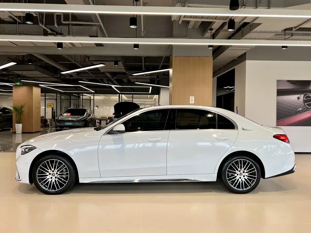 Mercedes-Benz C-Class 2023 Facelift C 260 L Sport Edition фото 3