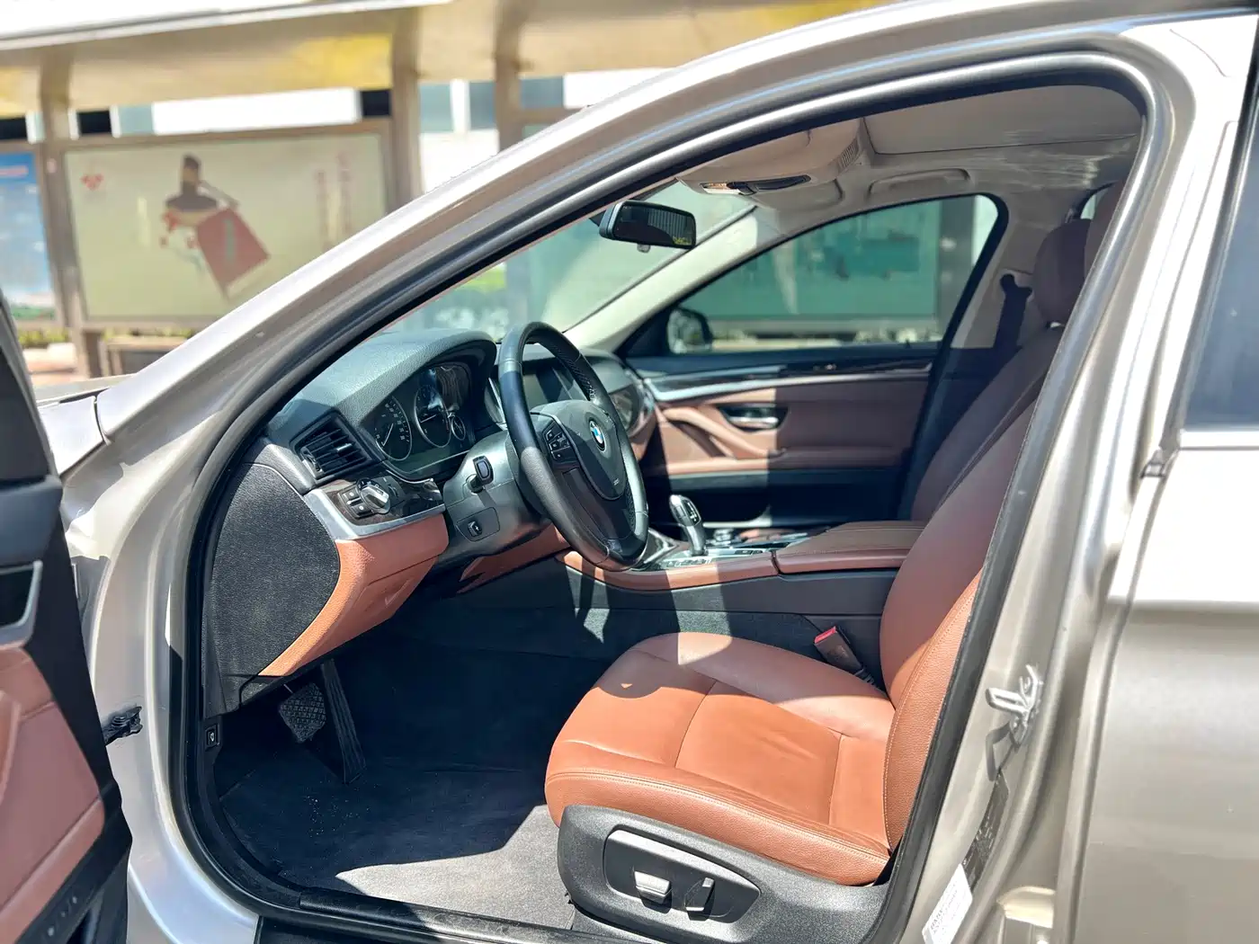 BMW 5 Series 2014 525Li Leading фото 6