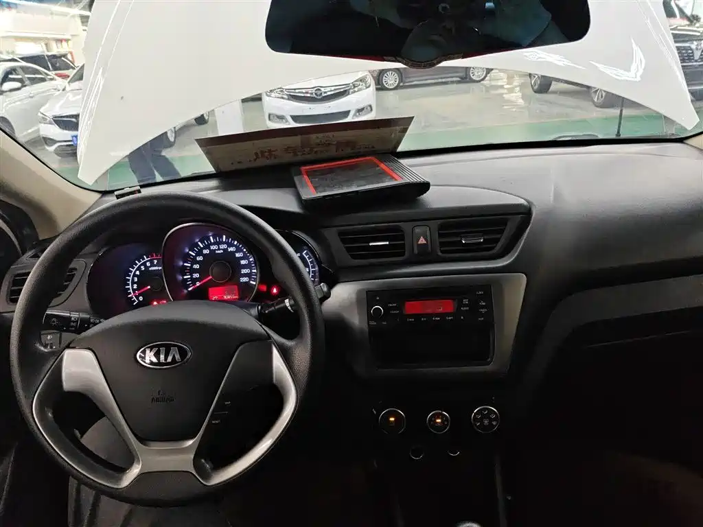 Kia K2 2015 Sedan 1.4L MT GLS фото 12