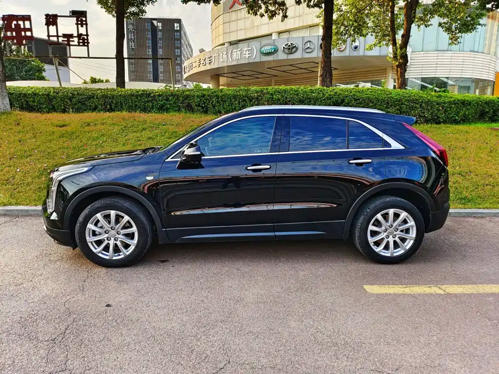 Cadillac XT4 2022 2021 28T FWD Technology Edition