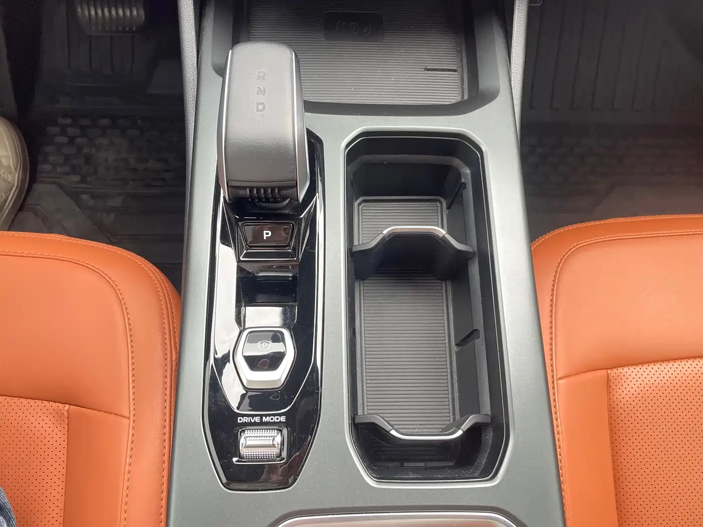 Geely Haoyue L 2025 2024 2.0T DCT Flagship