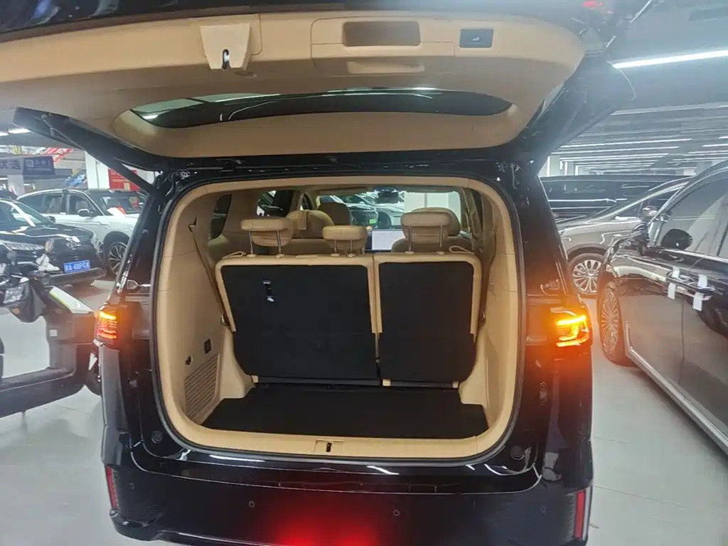 Voyah Dreamer 2026 2025 PHEV AWD Excellent Kunpeng Edition