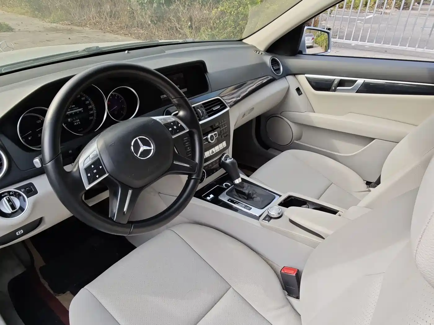 Mercedes-Benz C-Class 2013 C 180 Classic Grand Edition фото 16