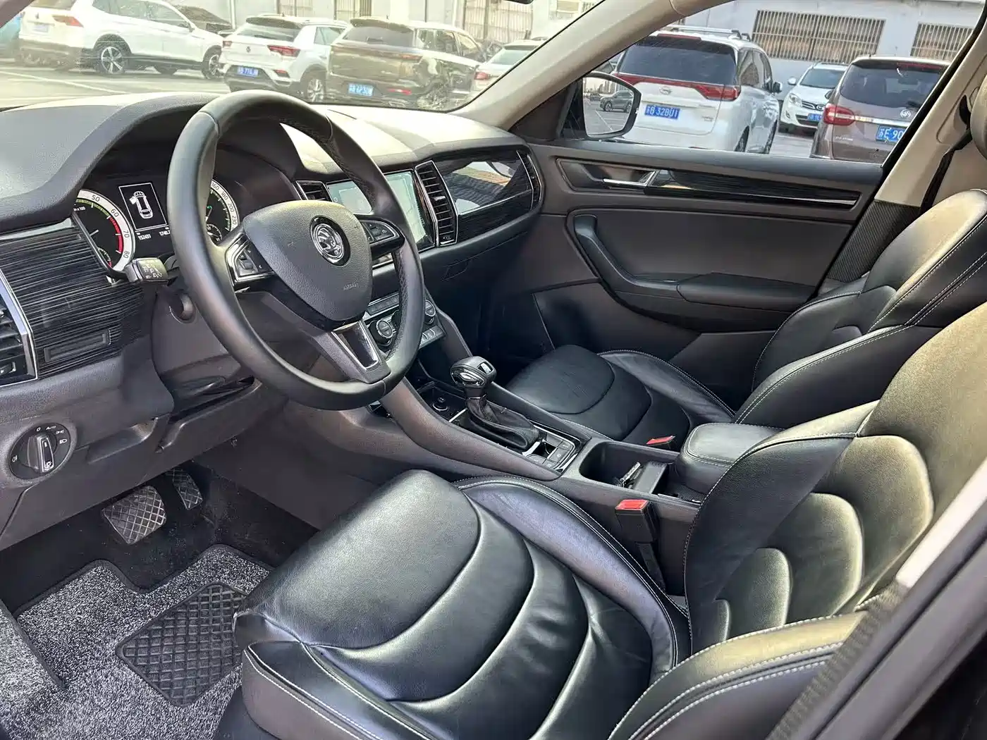 Škoda Kodiaq 2018 TSI330 7-seat FWD Luxury Premium фото 14