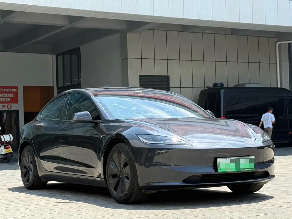 Tesla Model 3 2025 Model Rear-Wheel Drive Edition фото 3