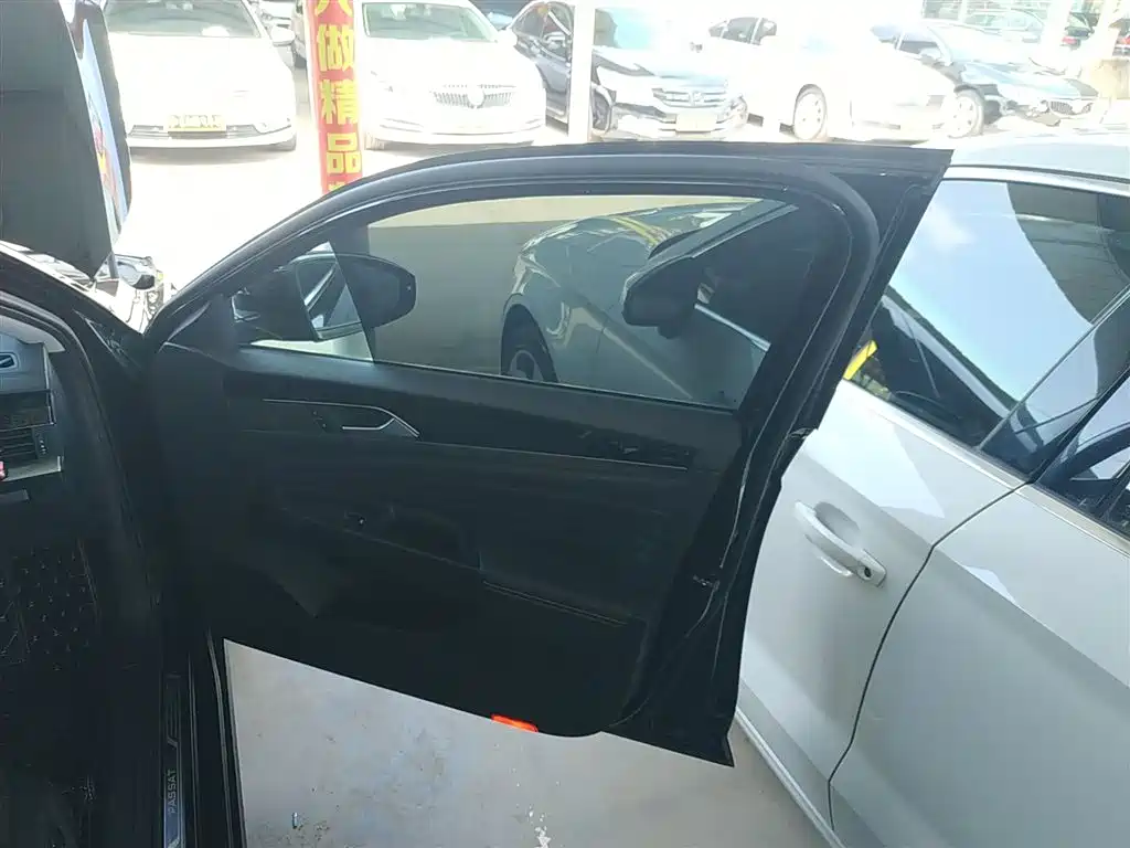 Volkswagen Passat 2023 Facelift 330TSI Elite Edition фото 15
