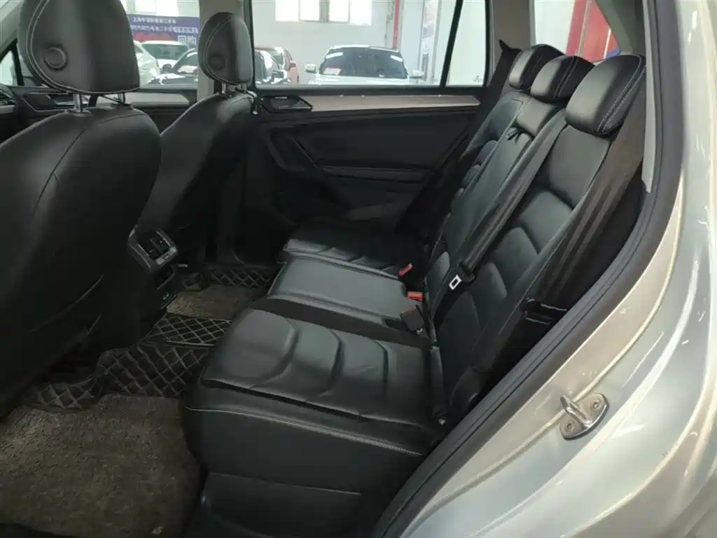 Volkswagen Tiguan L 2017 380TSI Automatic 4WD Luxury Edition фото 17
