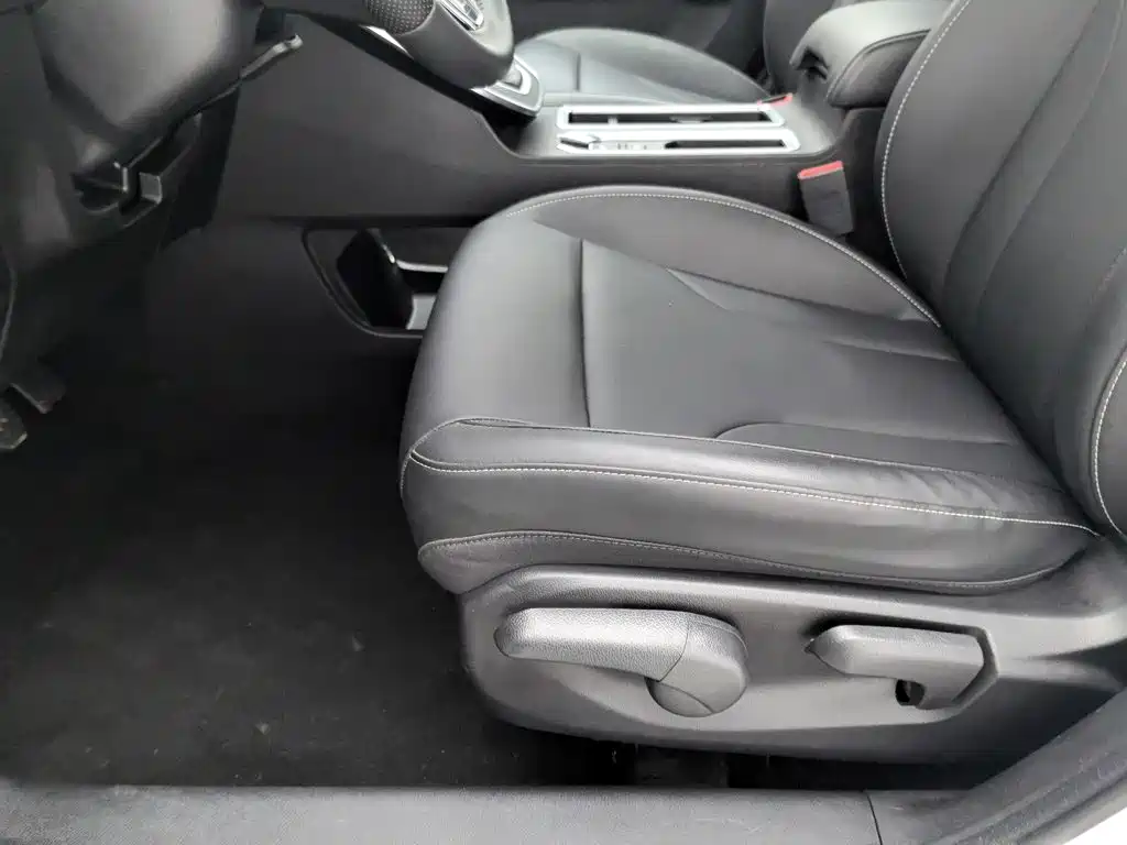 Haval M6 2023 2023 PLUS 1.5T Manual Luxury Smart Connect