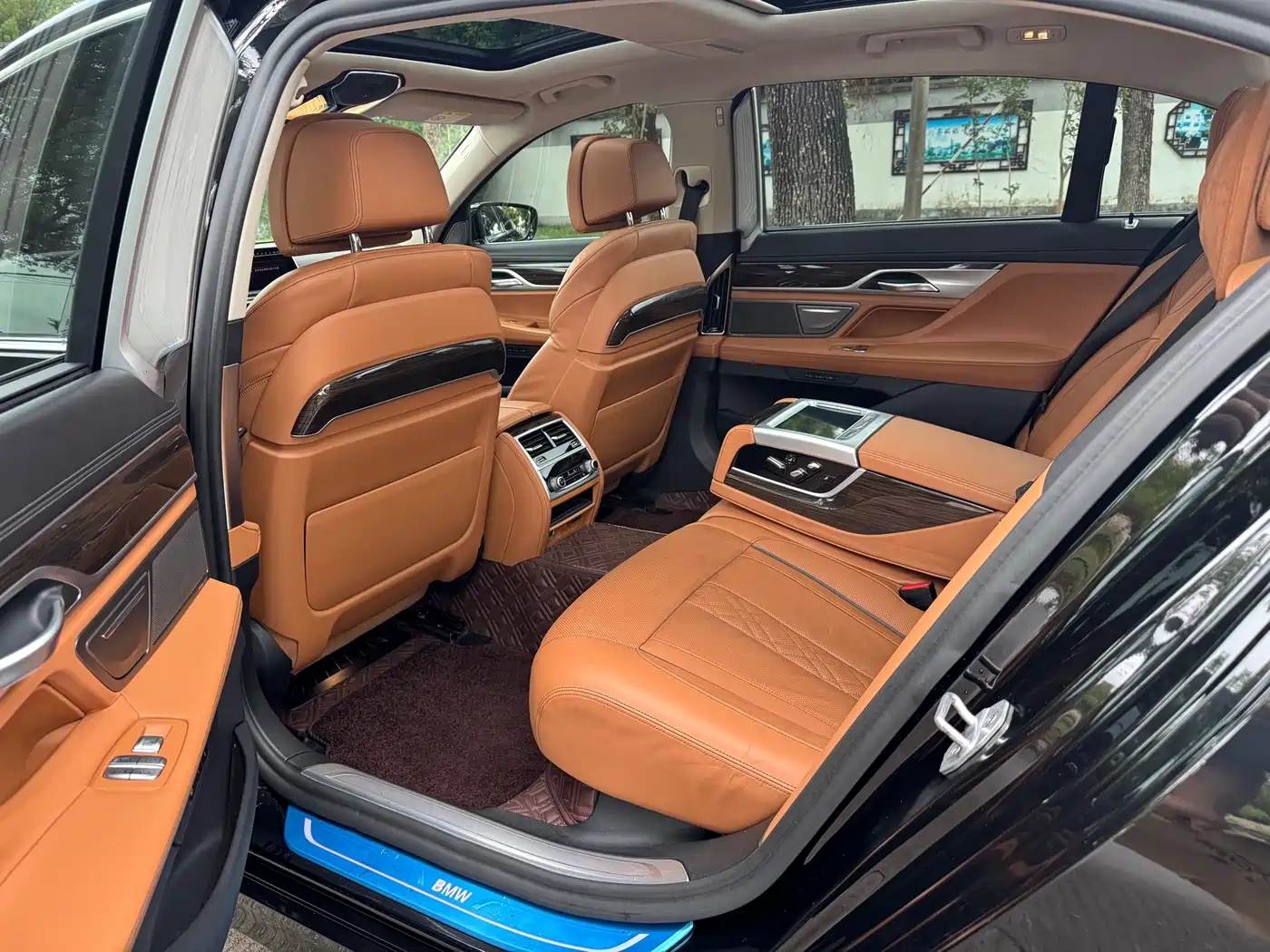 BMW 7 Series 2019 730Li Luxury Package фото 9