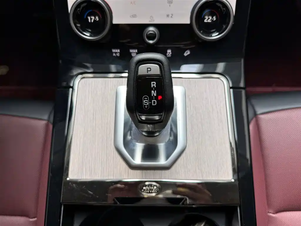 Land Rover Range Rover Evoque 2022 Facelift Range Rover Evoque L 249PS R-Dynamic Luxury фото 15