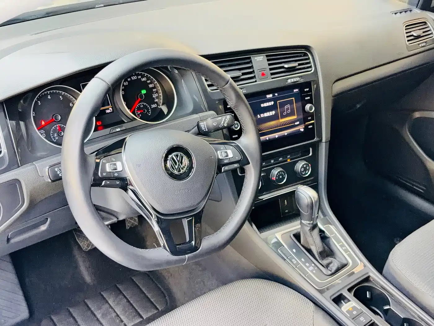 Volkswagen Golf (Import) 2019 1.8TSI Wagon фото 10