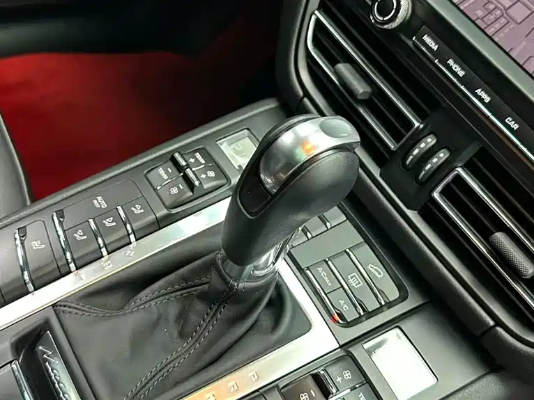 Porsche Macan 2021 Macan 2.0T фото 16