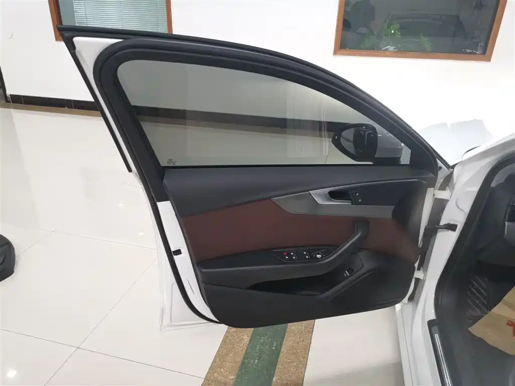 Audi A4L 2019 40 TFSI Progressive (China VI) фото 17