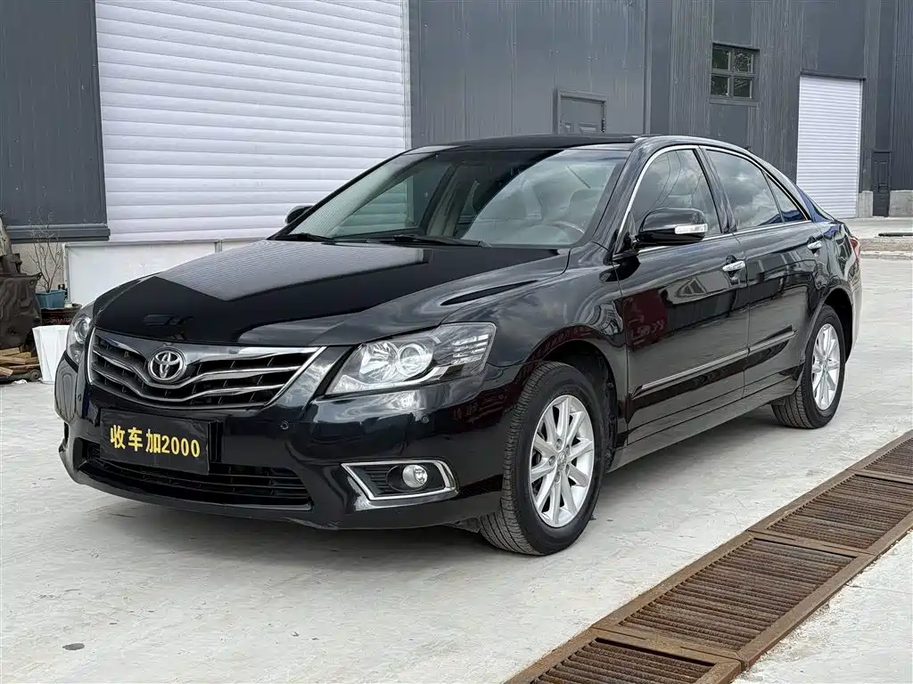 Toyota Camry 2013 200G Classic Luxury Edition фото 2