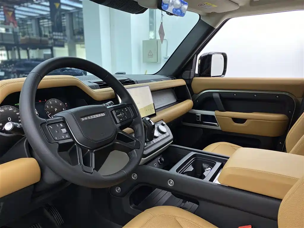Land Rover Defender 2024 110 3.0T P400 Dark Special Edition фото 5