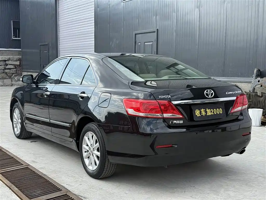 Toyota Camry 2013 200G Classic Luxury Edition фото 9