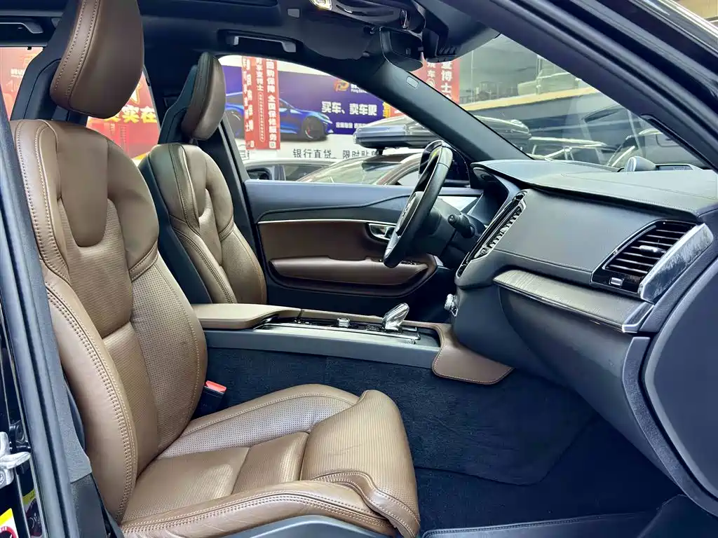 Volvo XC90 Plug-in Hybrid 2022 2022 E-Drive Hybrid T8 Smart Premium Luxury 7-Seater