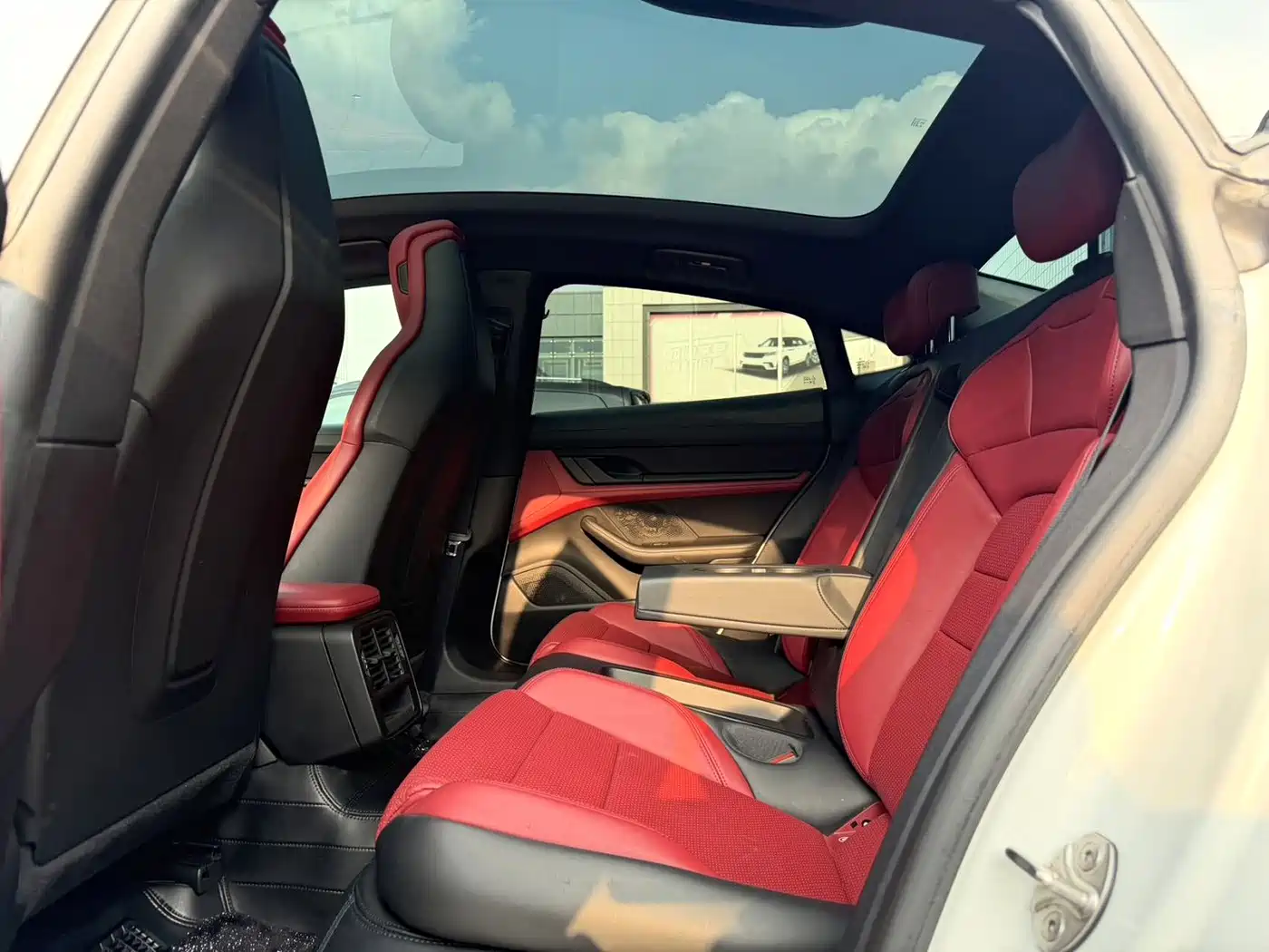 Porsche Taycan 2021 2020 Taycan