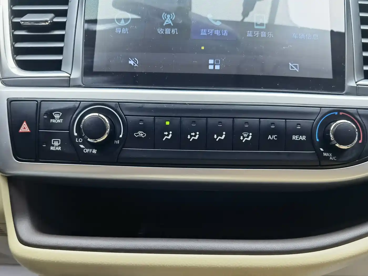 Toyota Highlander 2018 2.0T 4WD Elite 7-seater (China V) фото 12