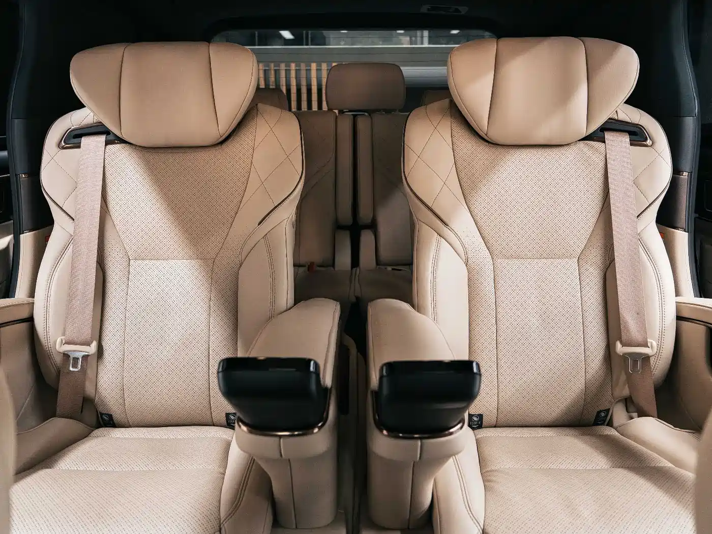 Toyota Alphard 2024 Hybrid 2.5L Ultimate Enjoyment Edition фото 4