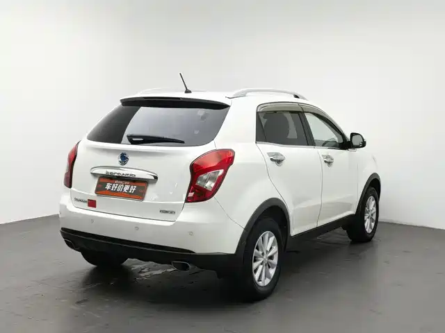 SsangYong Korando 2015 2.0L 2WD Automatic Enjoyment Edition — фото 2