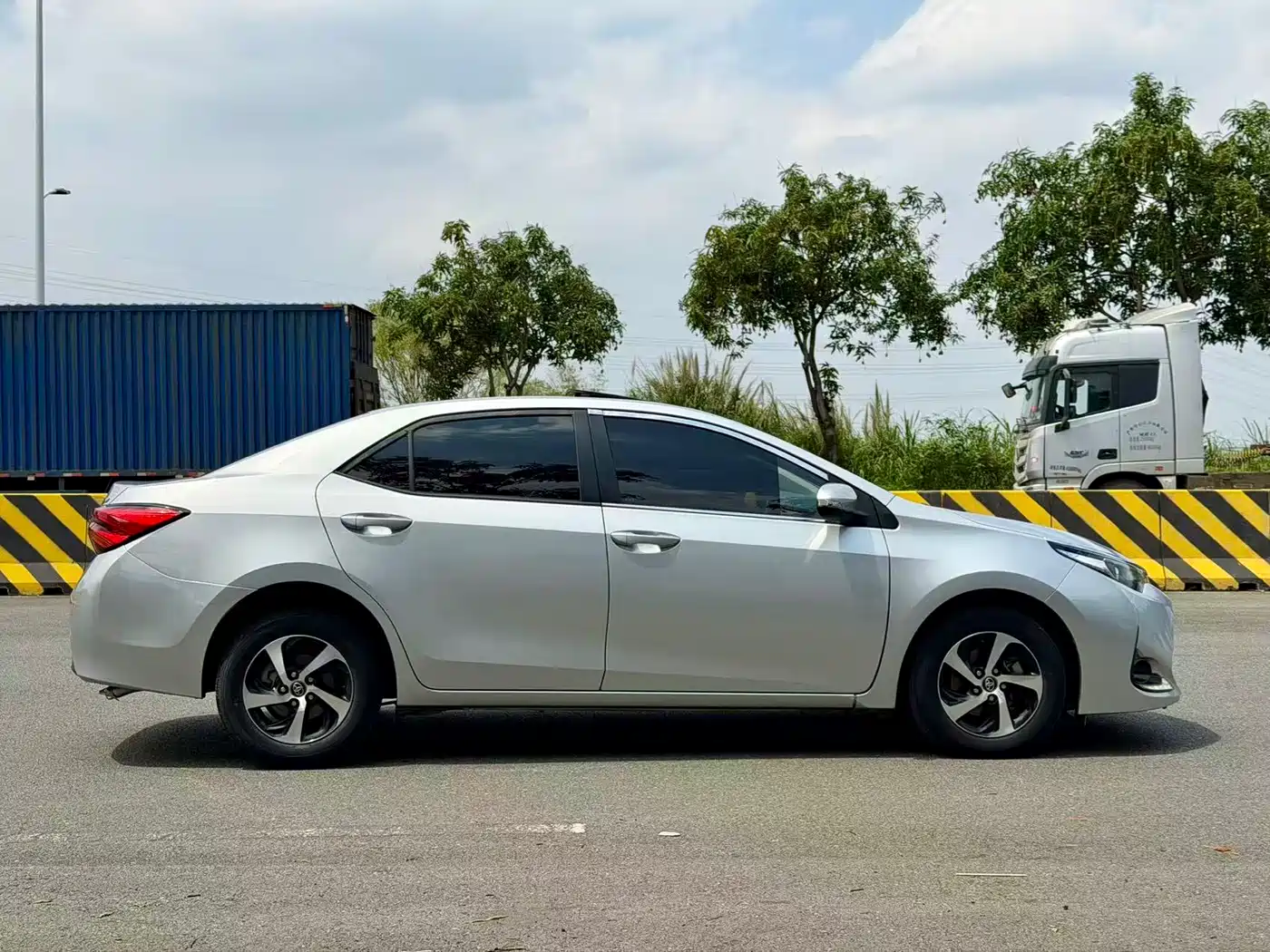 Toyota Levin 2018 185T CVT Luxury Edition фото 10