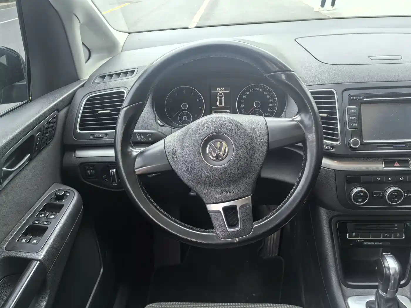 Volkswagen Sharan 2016 380TSI Comfort 7-seater фото 9