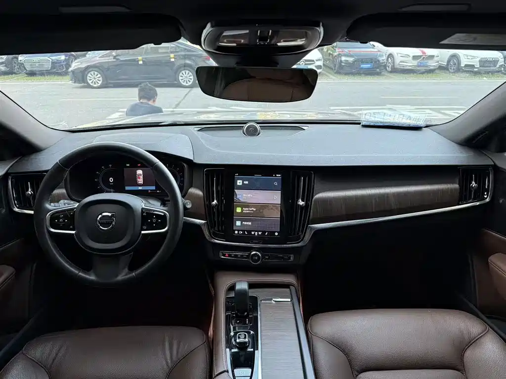 Фото 6 - Volvo V90