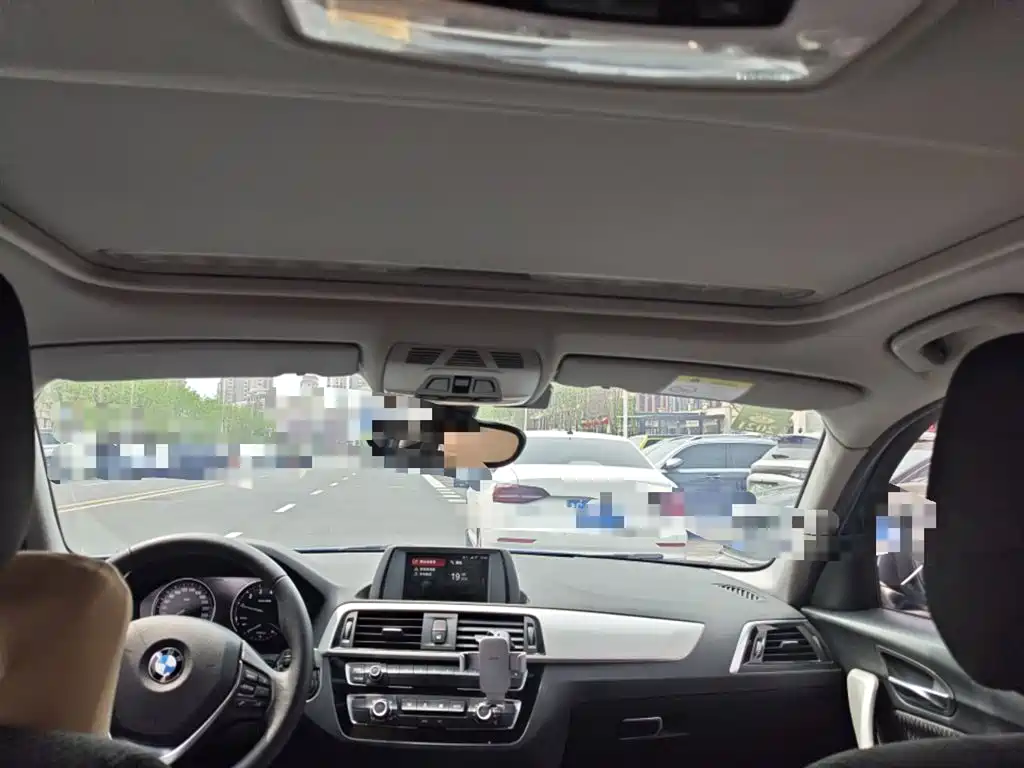 BMW 1 Series (Import) 2016 118i Leading фото 9