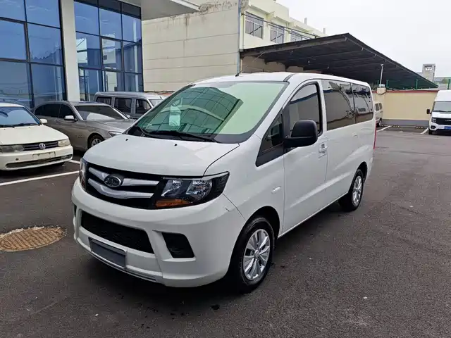 JAC Refine M3 2022 1.8L 7-Seater Standard