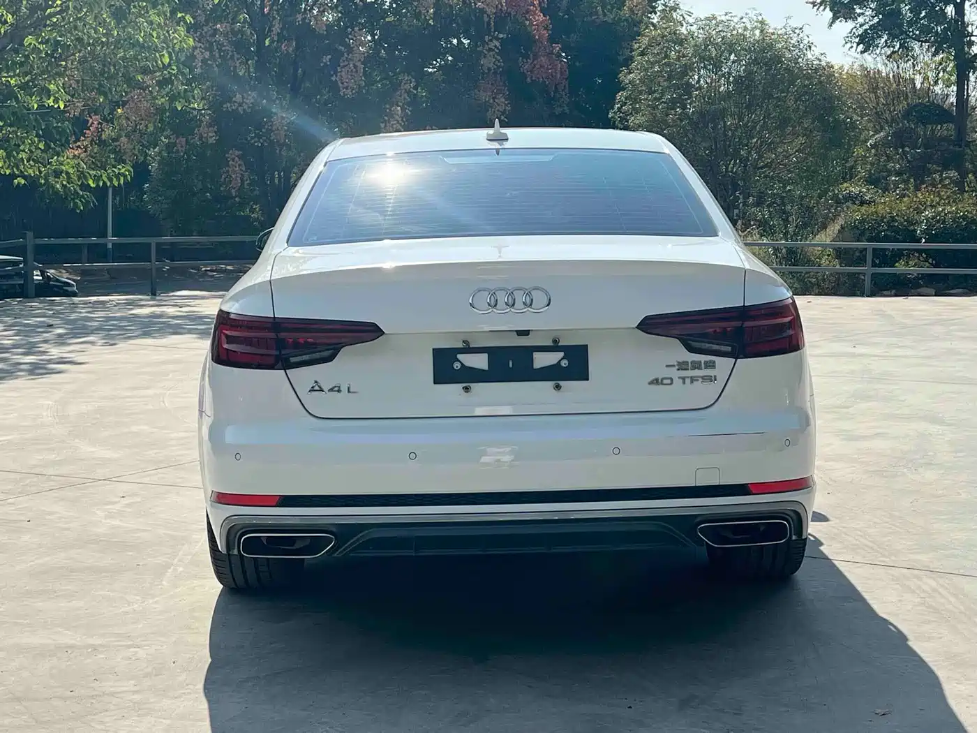 Photo 5 - Audi A4L